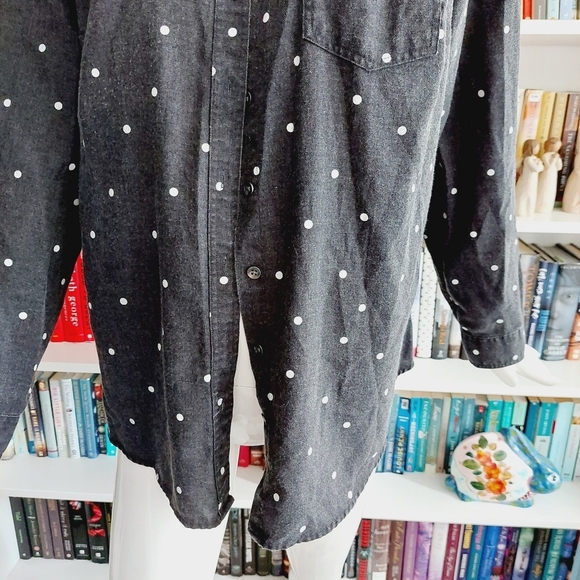 Torrid Taylor - Charcoal Grey Polka Dot Button Front Relaxed Fit Shirt P1235 - Picture 4 of 10